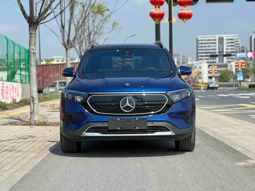 Mercedes-Benz EQB — фото 10