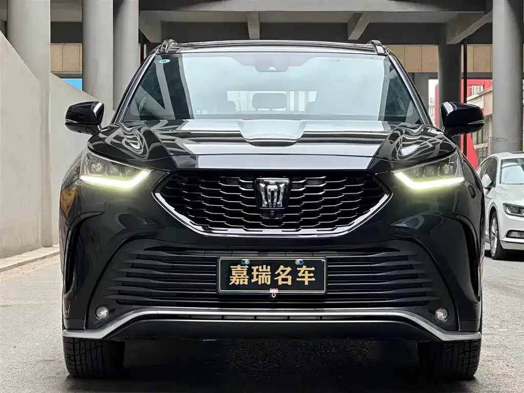 Toyota Crown Kluger 2024 из CN, фото 2