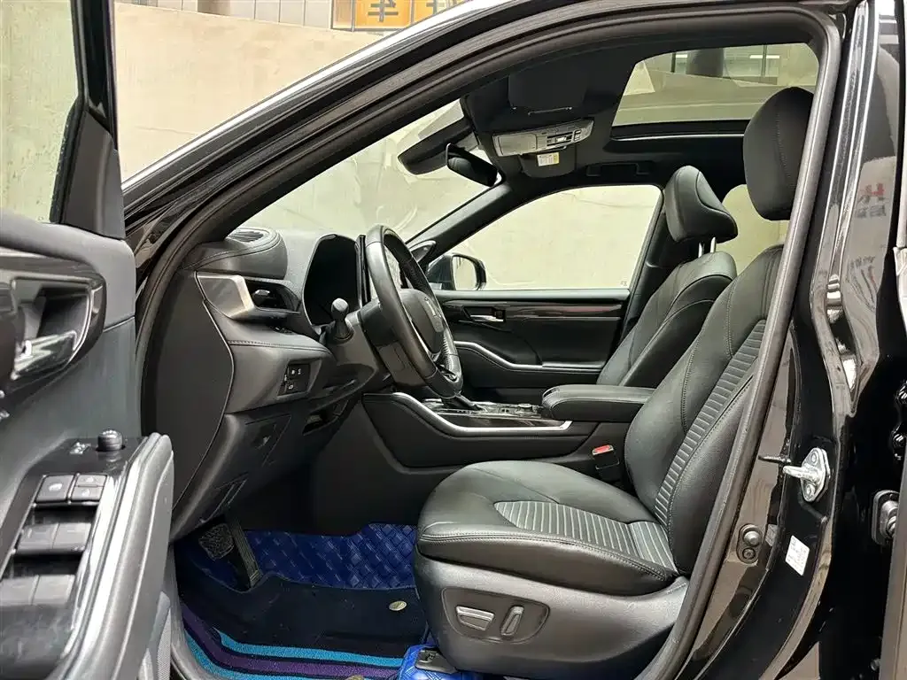 Toyota Crown Kluger 2024 из CN, фото 9