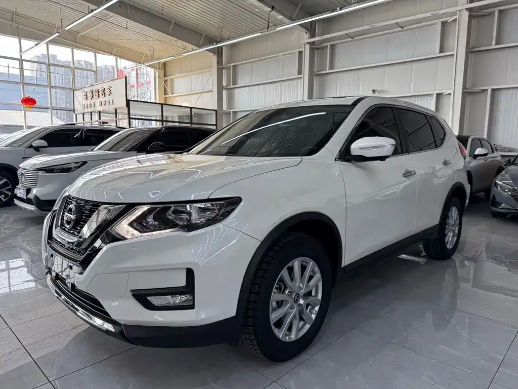 Nissan X-Trail — фото 1