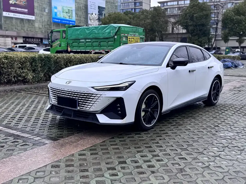 Changan UNI-V 2023 из CN, фото 1