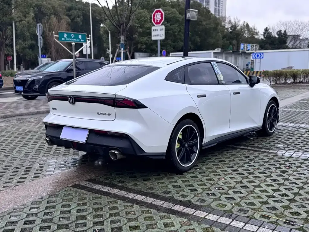 Changan UNI-V 2023 из CN, фото 4