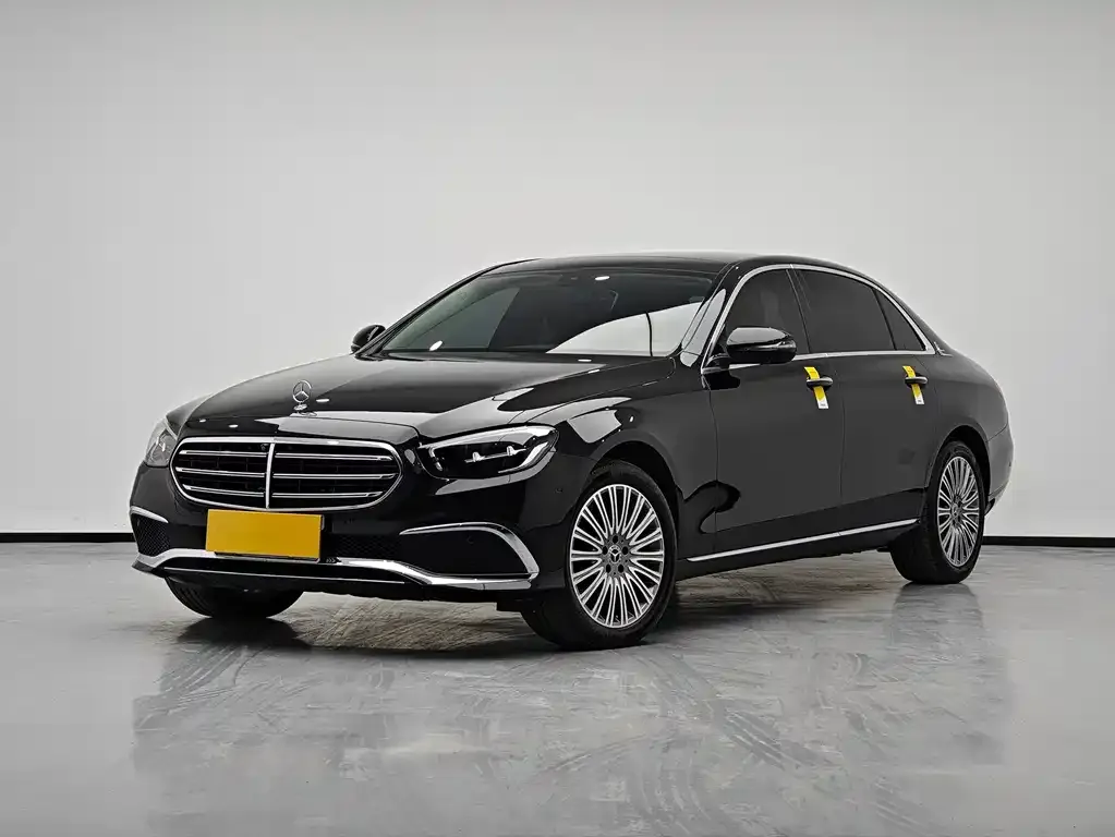 Mercedes-Benz E-Class — фото 1