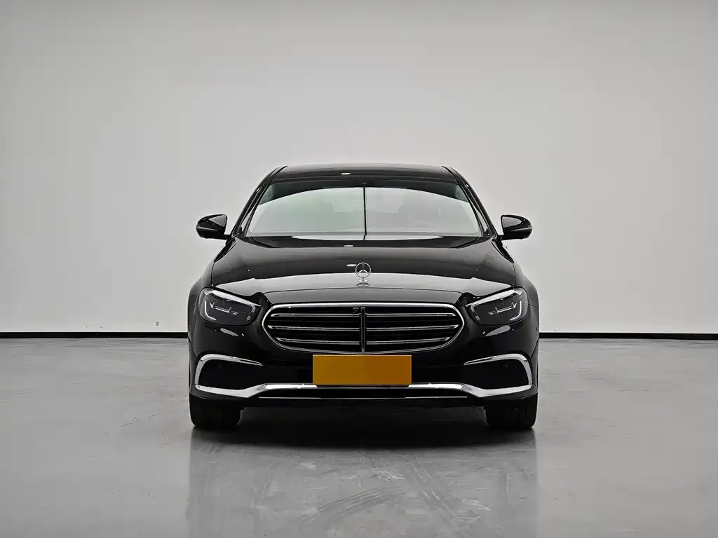 Mercedes-Benz E-Class — фото 2
