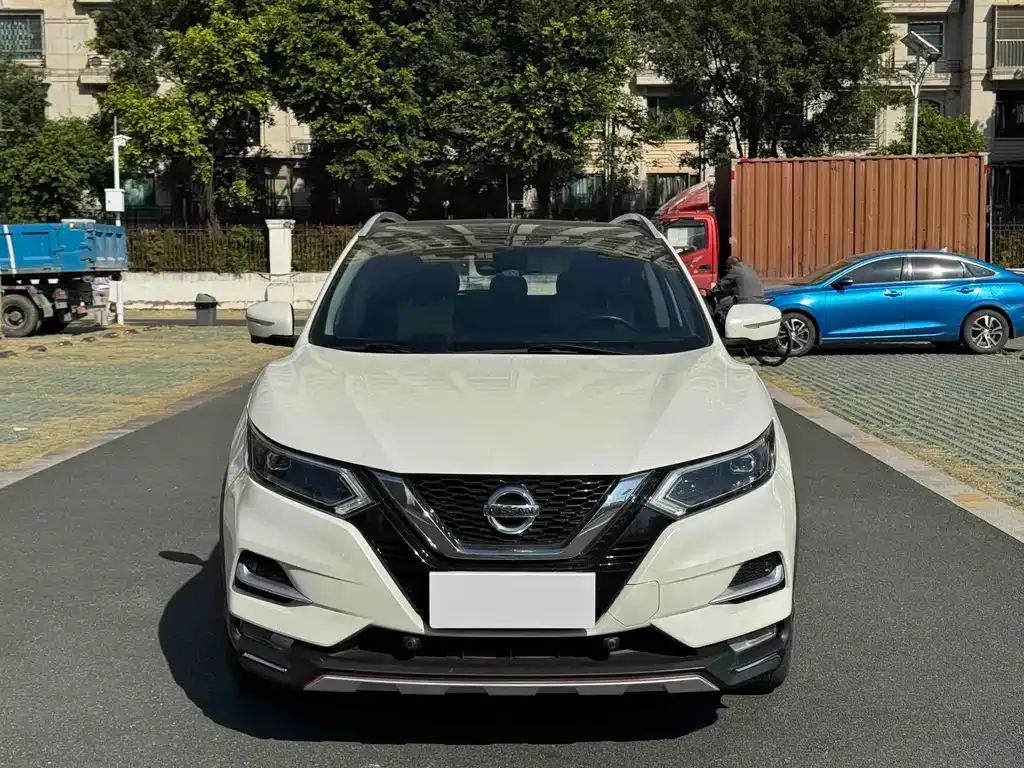 Nissan Qashqai — фото 7