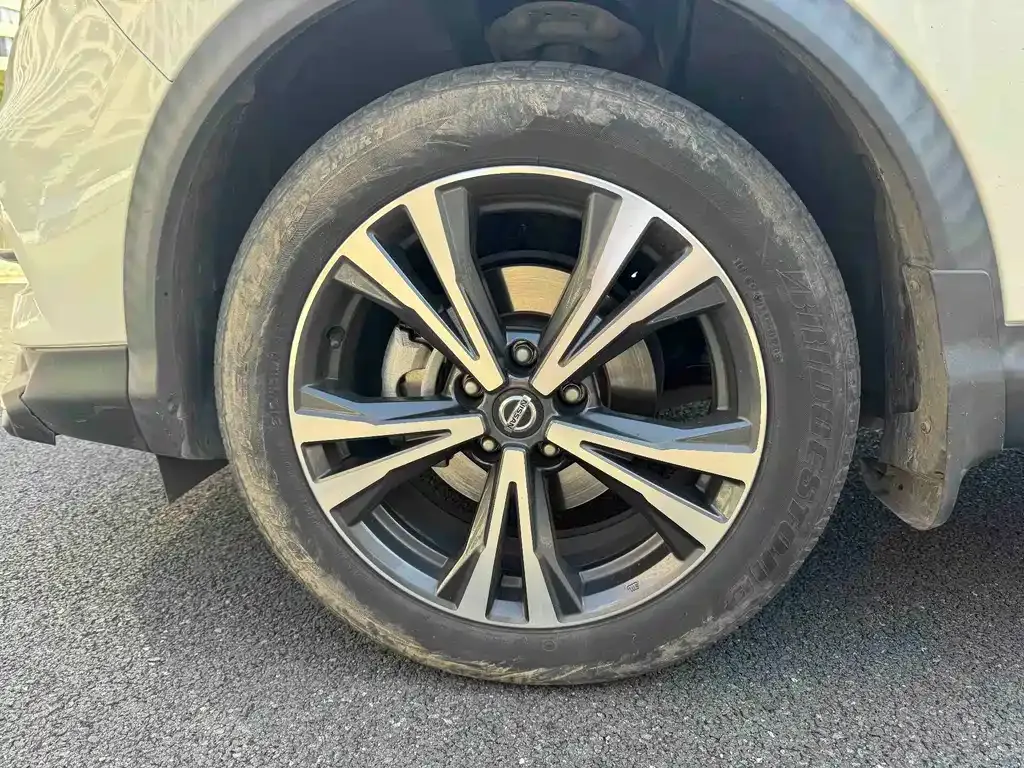 Nissan Qashqai — фото 2