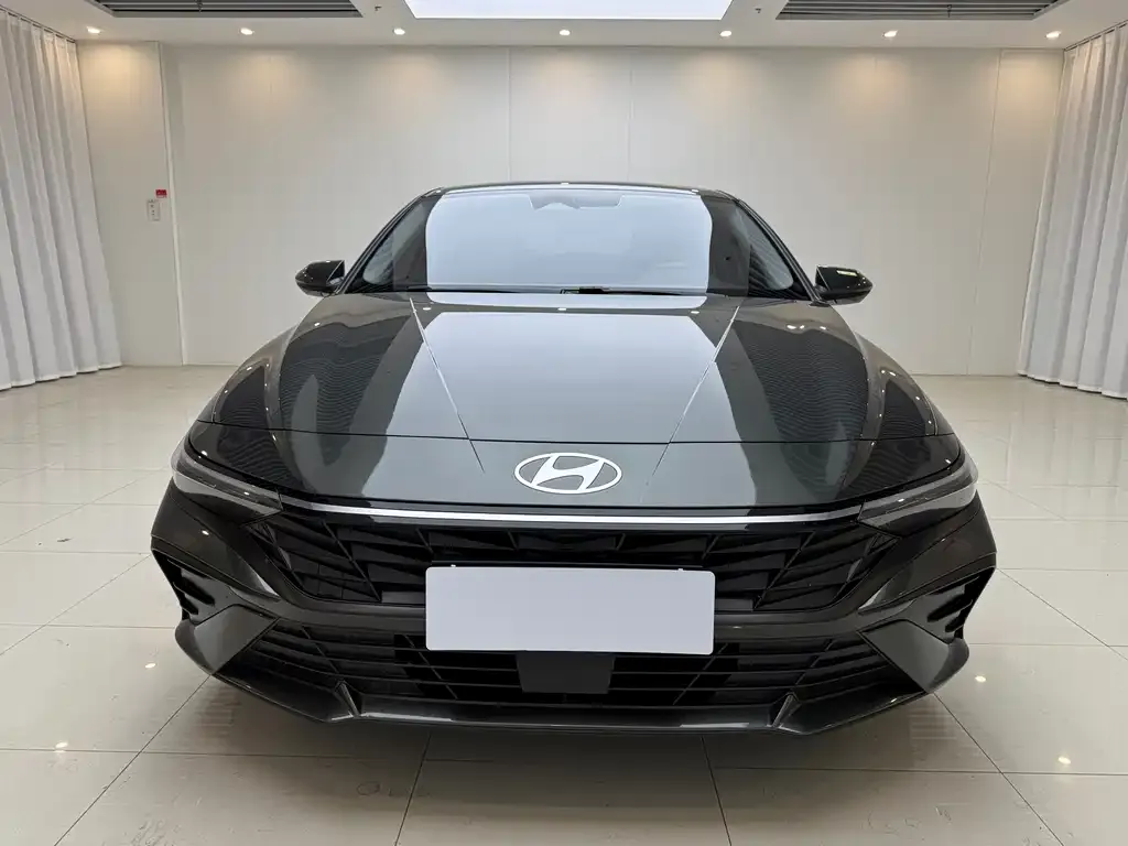 Hyundai Elantra 2023 из CN, фото 2