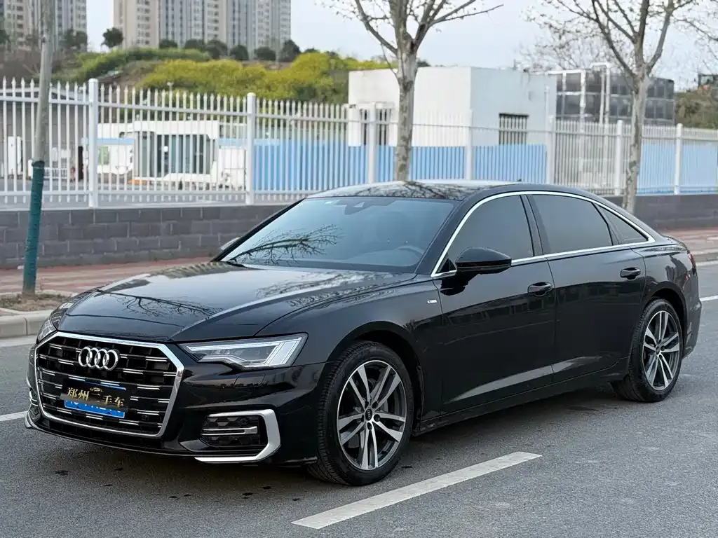 Audi A6L — фото 1
