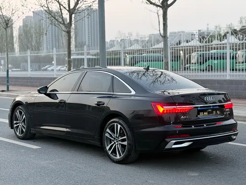 Audi A6L — фото 5