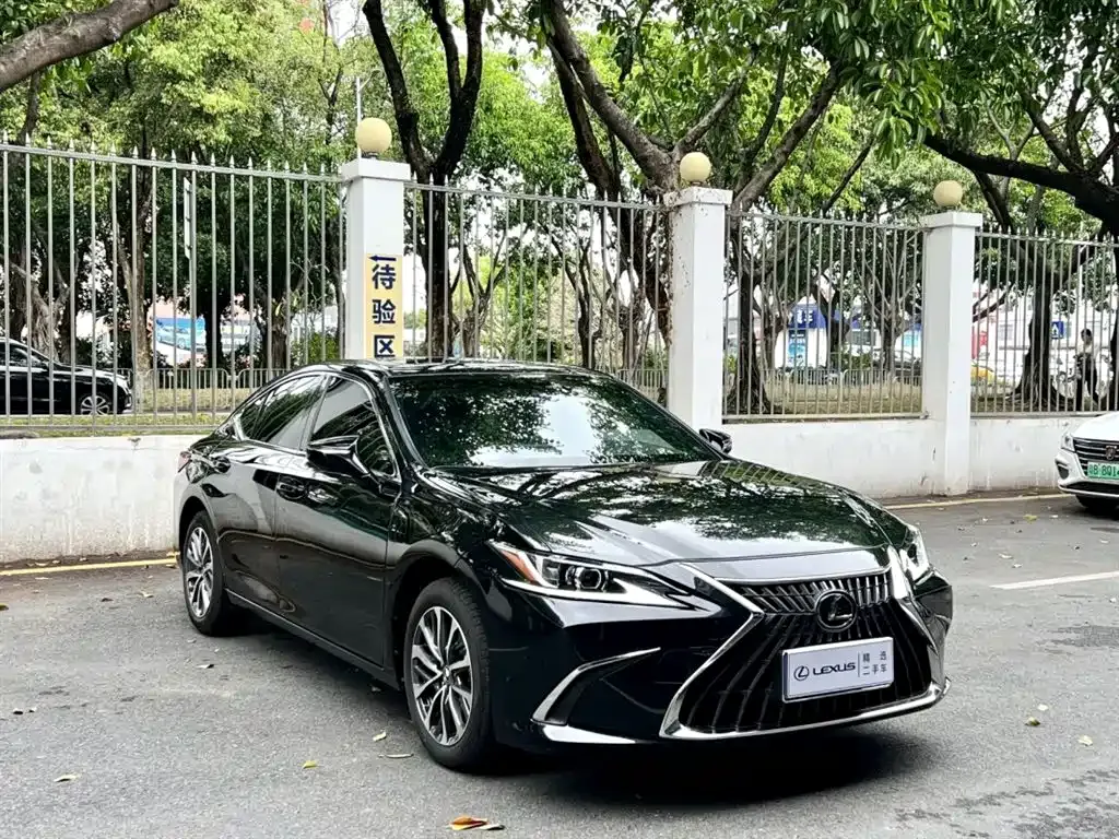 Lexus ES — фото 6