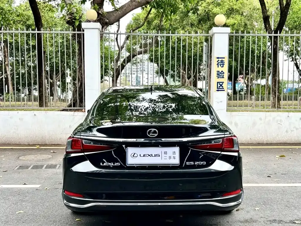 Lexus ES — фото 9
