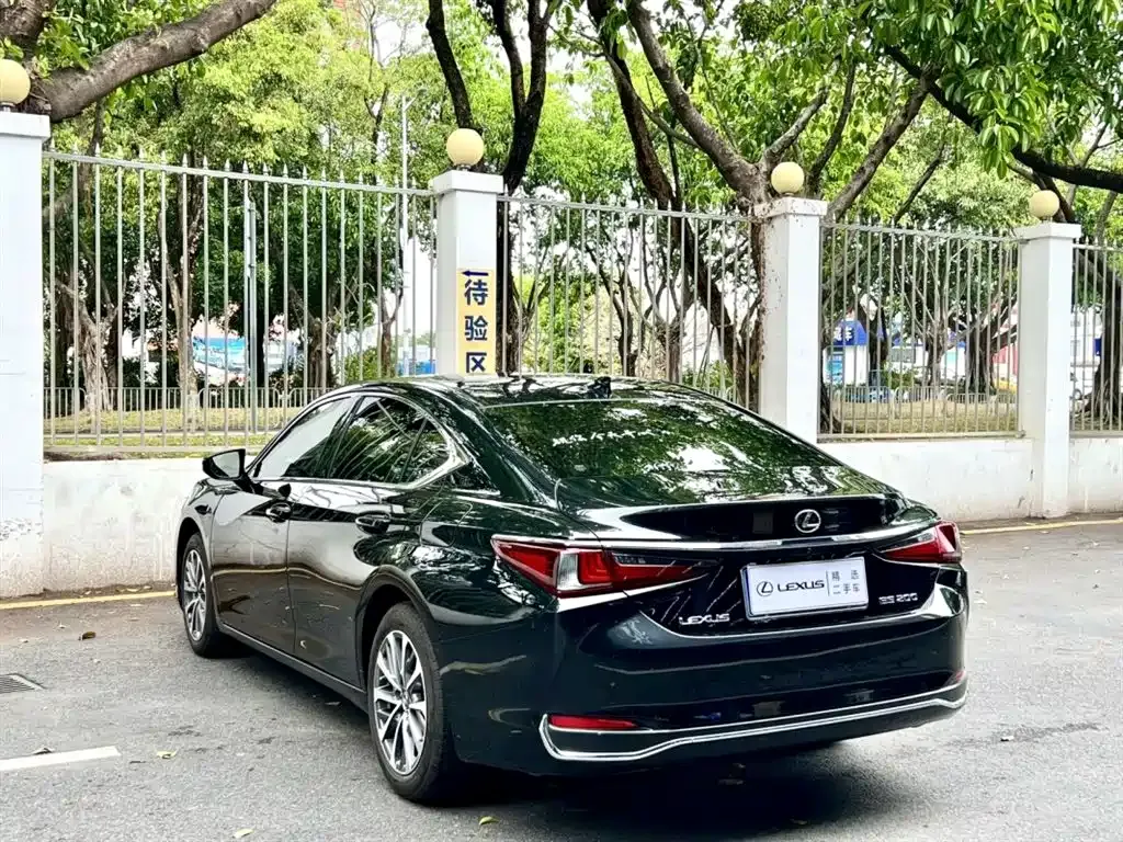 Lexus ES — фото 3