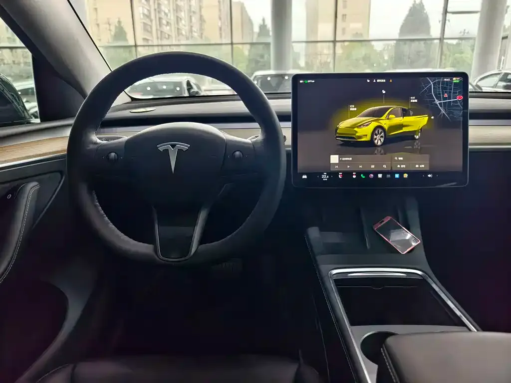 Tesla Model Y — фото 2