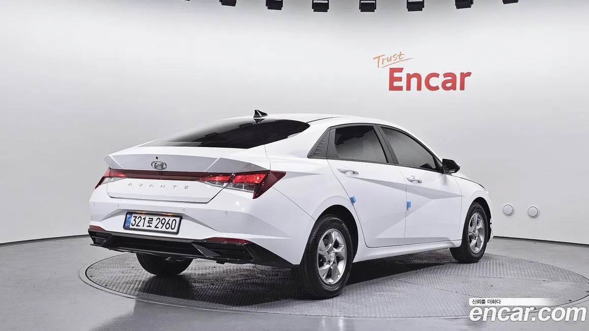Hyundai AVANTE — фото 5