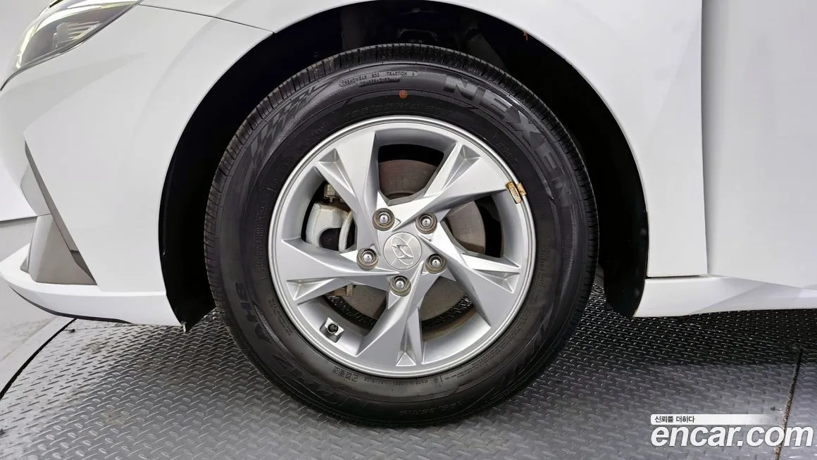 Hyundai AVANTE — фото 3