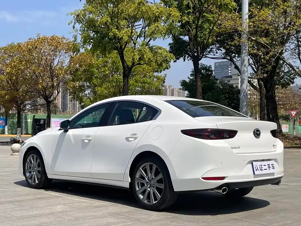 Mazda 3 Axela — фото 4