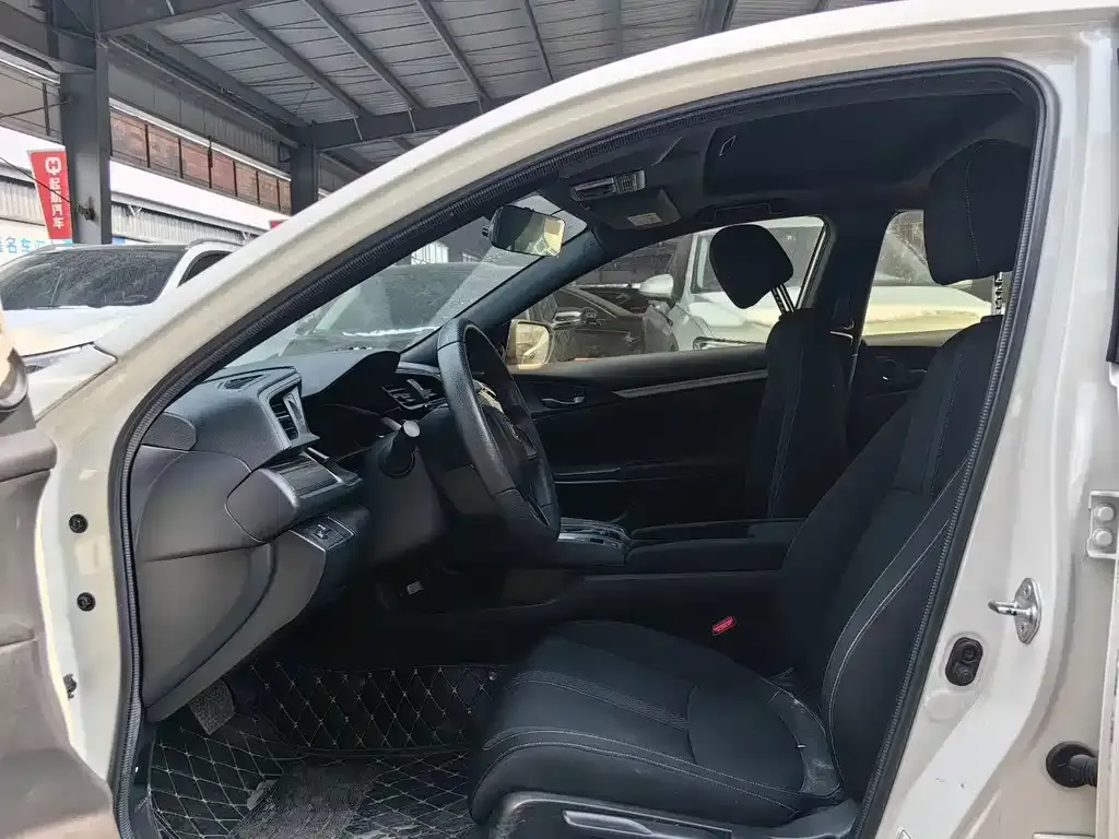 Honda Civic — фото 7