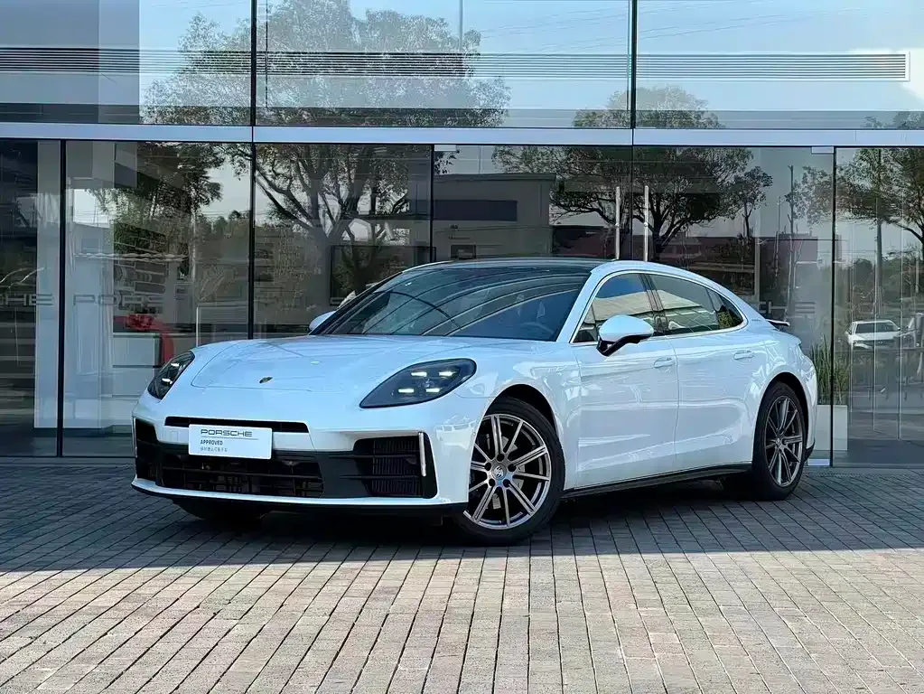 Porsche Panamera — фото 1