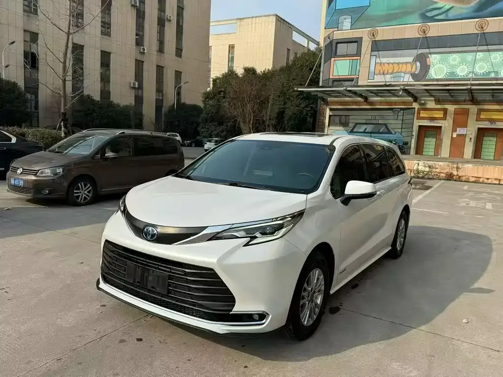 Toyota Sienna 2022 из CN, фото 1