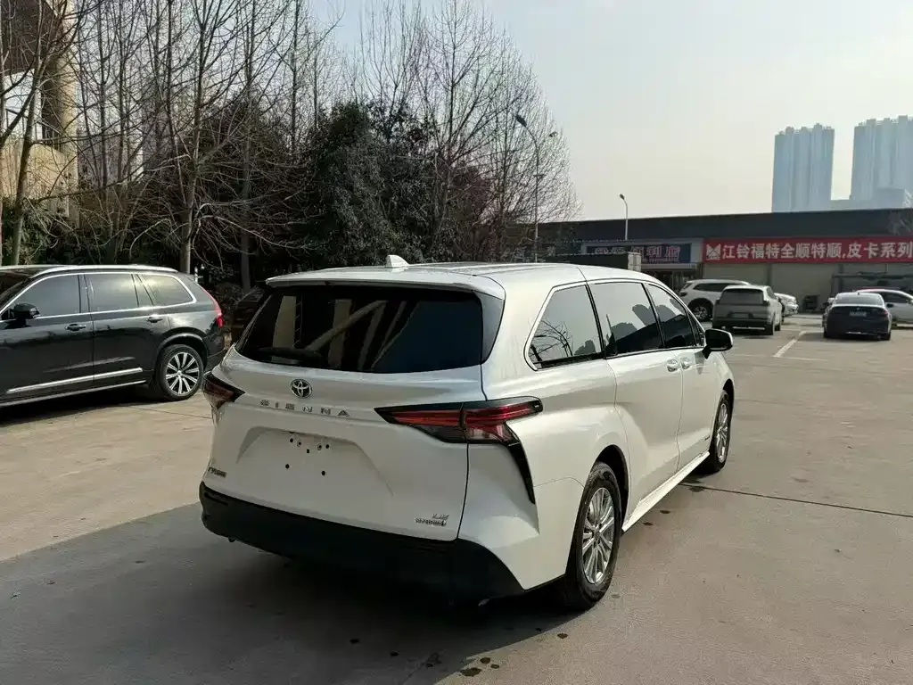 Toyota Sienna 2022 из CN, фото 7