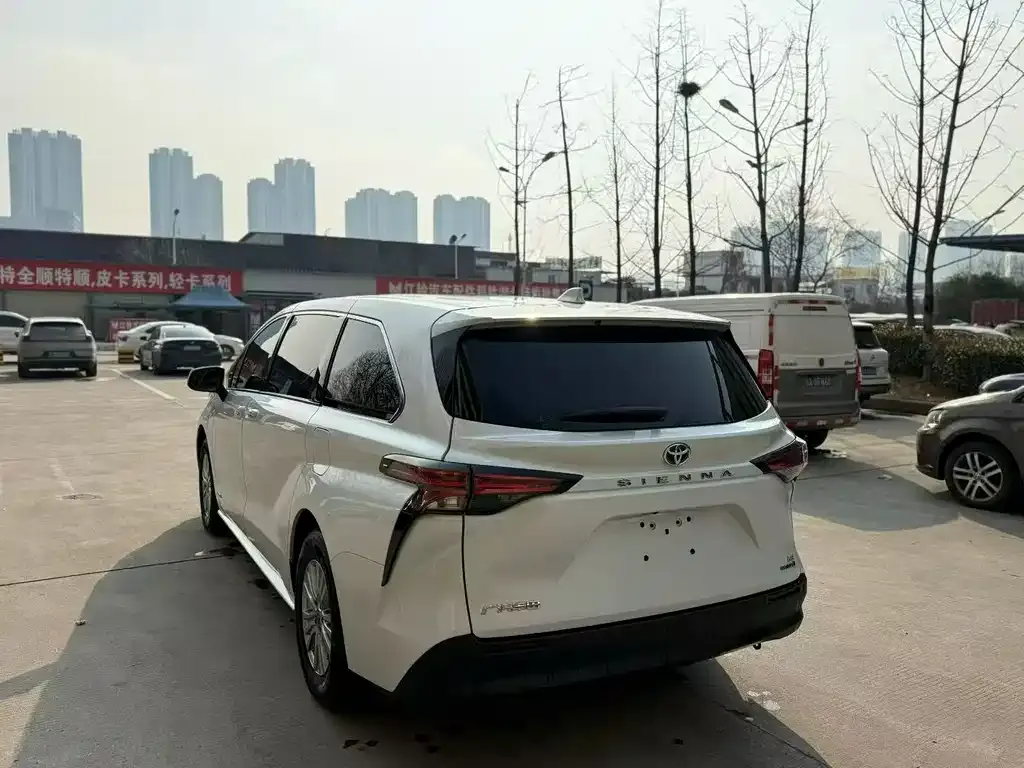 Toyota Sienna 2022 из CN, фото 5