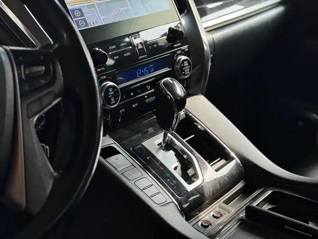 Toyota Vellfire 2021 из CN, фото 8