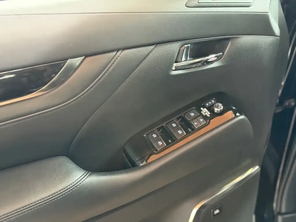 Toyota Vellfire 2021 из CN, фото 6
