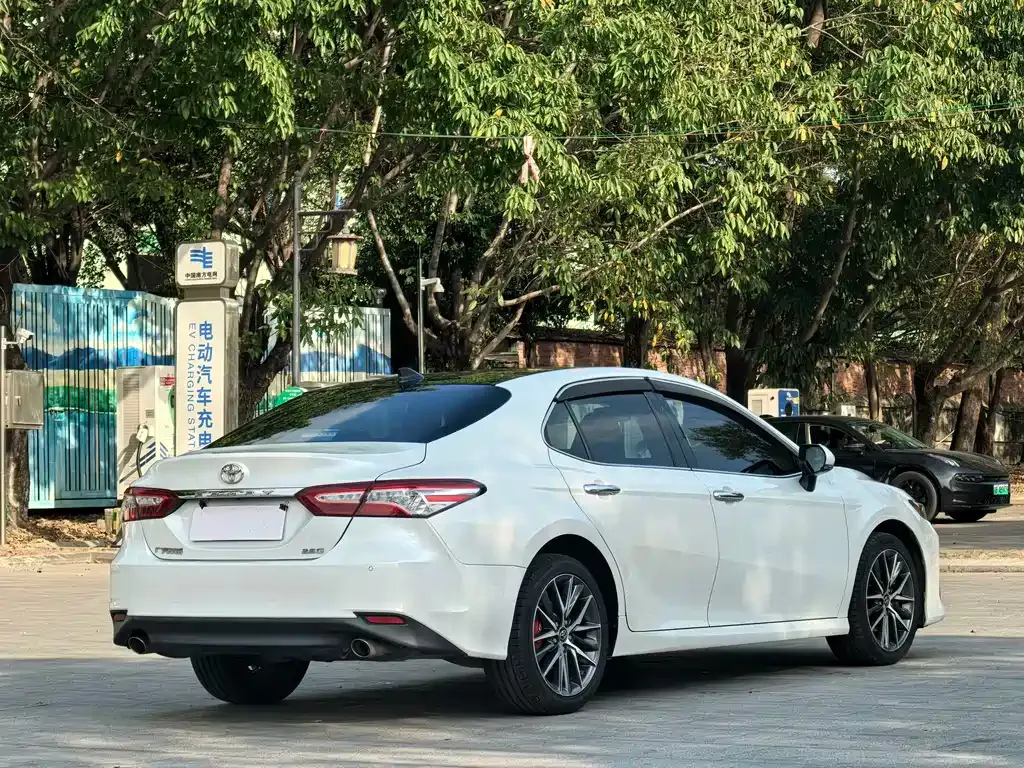 Toyota Camry 2022 из CN, фото 9
