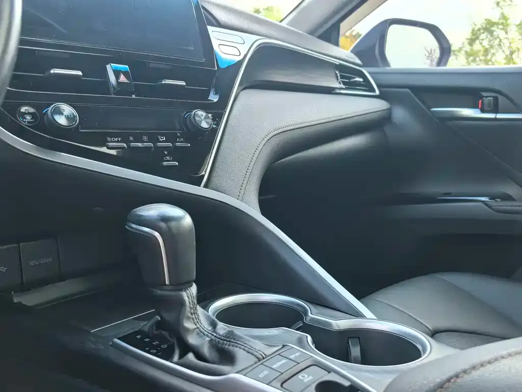 Toyota Camry 2022 из CN, фото 2