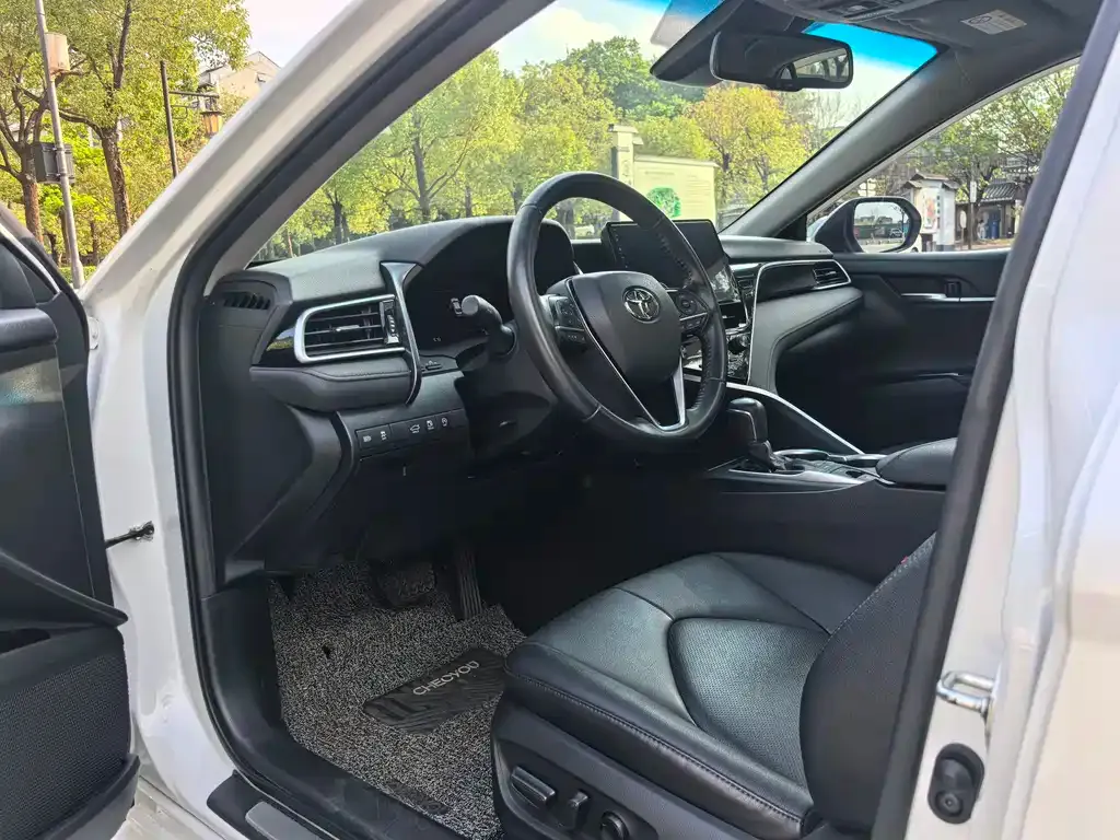 Toyota Camry 2022 из CN, фото 5