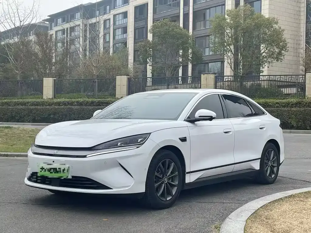 BYD Qin L — фото 1