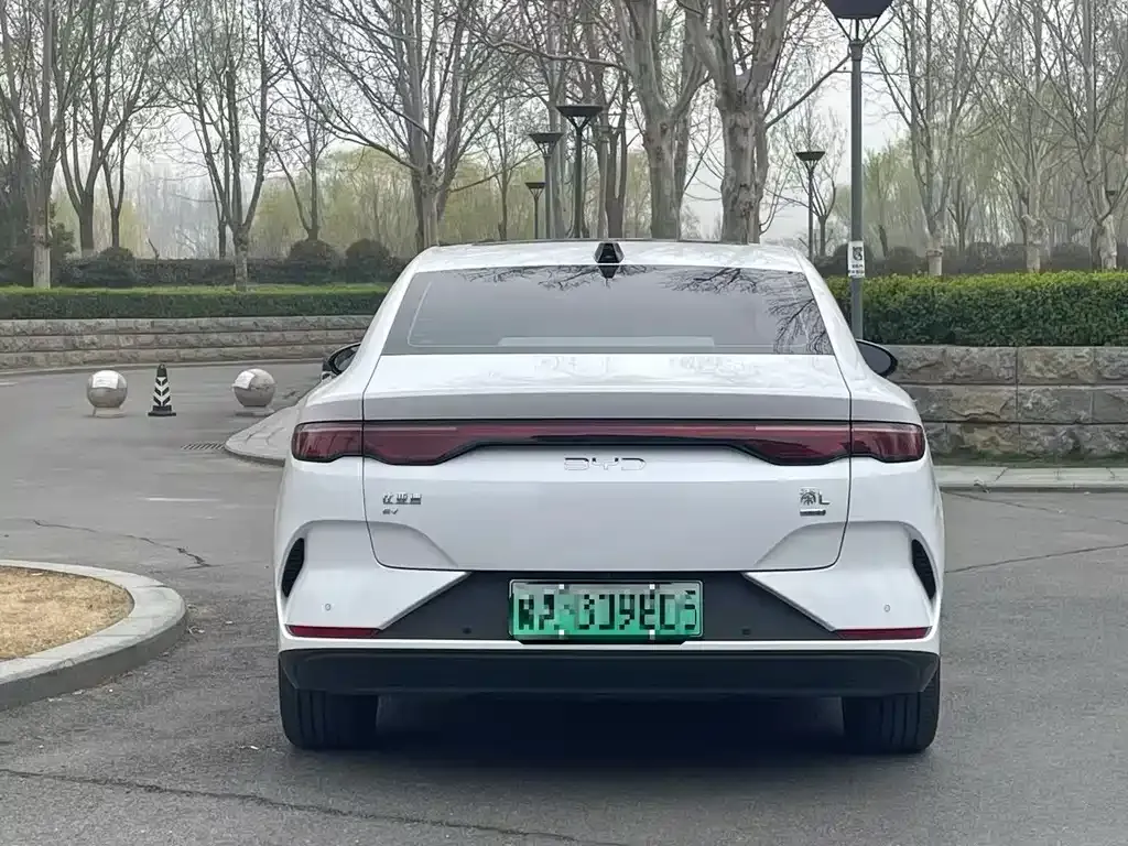 BYD Qin L — фото 8