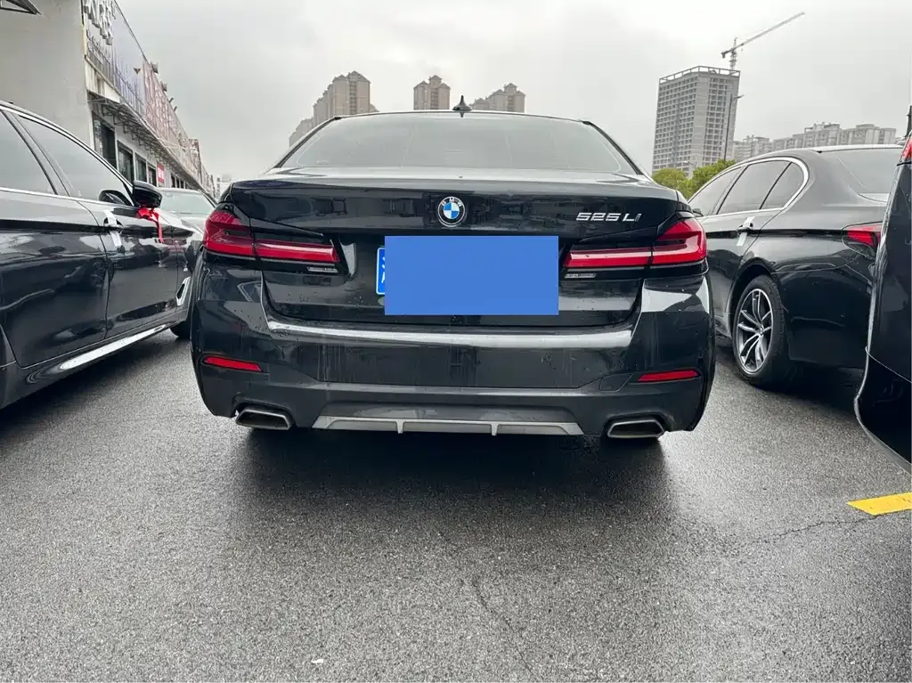 BMW 5 Series — фото 2
