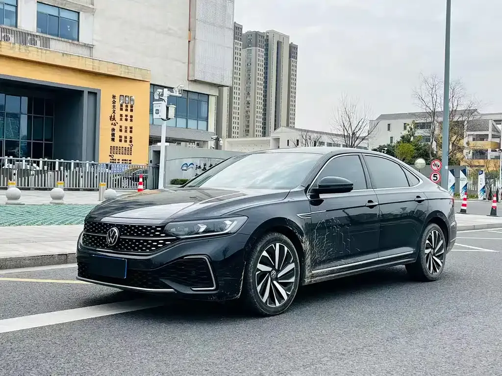 Volkswagen Passat 2022 из CN, фото 1