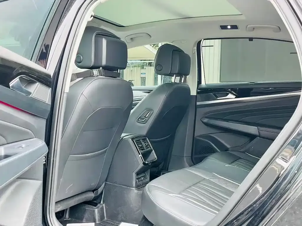 Volkswagen Passat 2022 из CN, фото 3