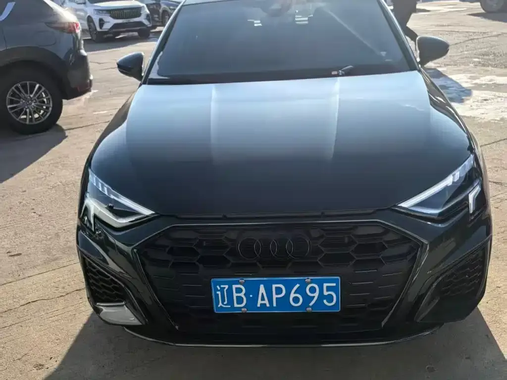 Audi A3 — фото 1