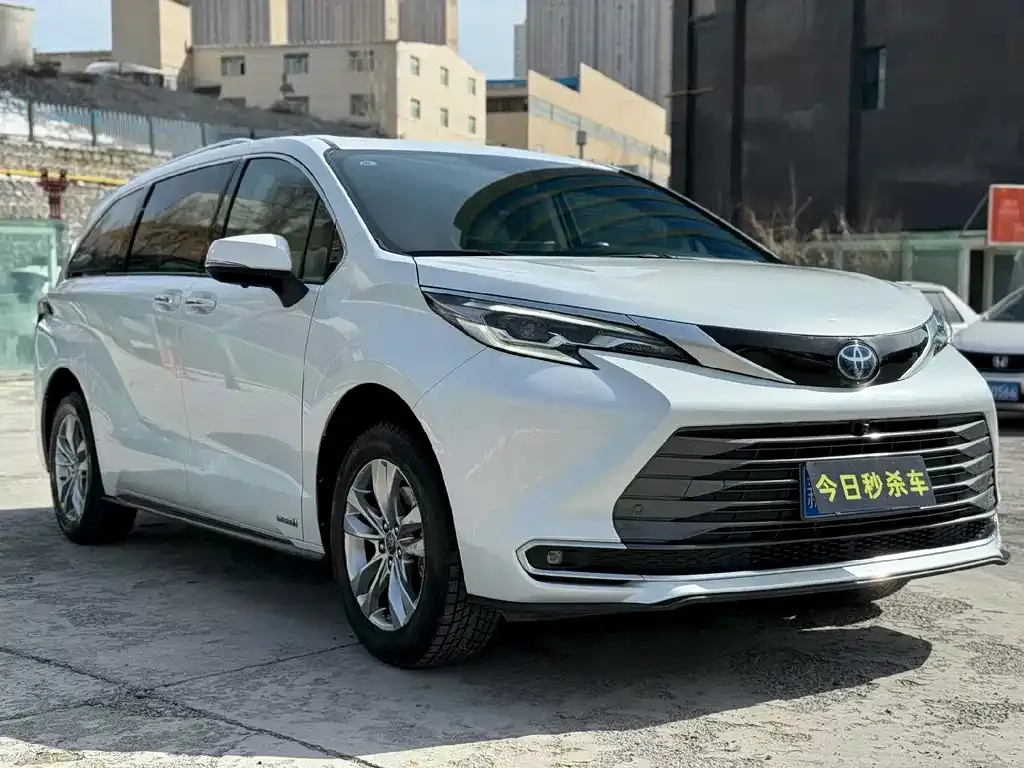 Toyota Sienna 2023 из CN, фото 10