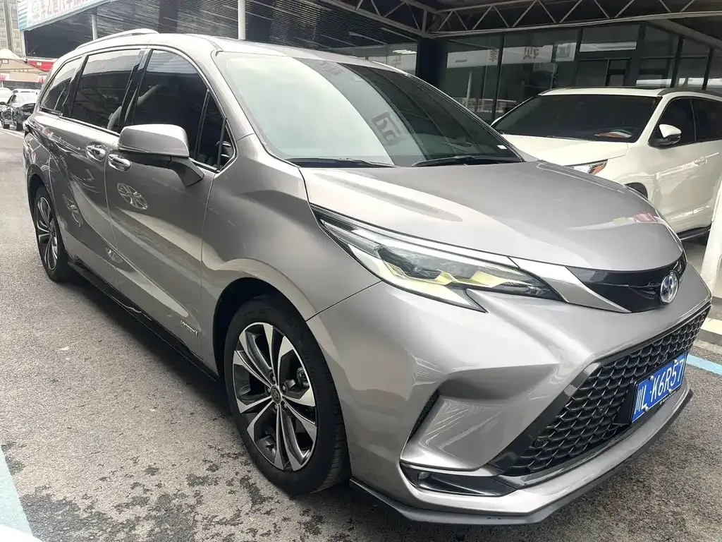 Toyota Granvia 2023 из CN, фото 10