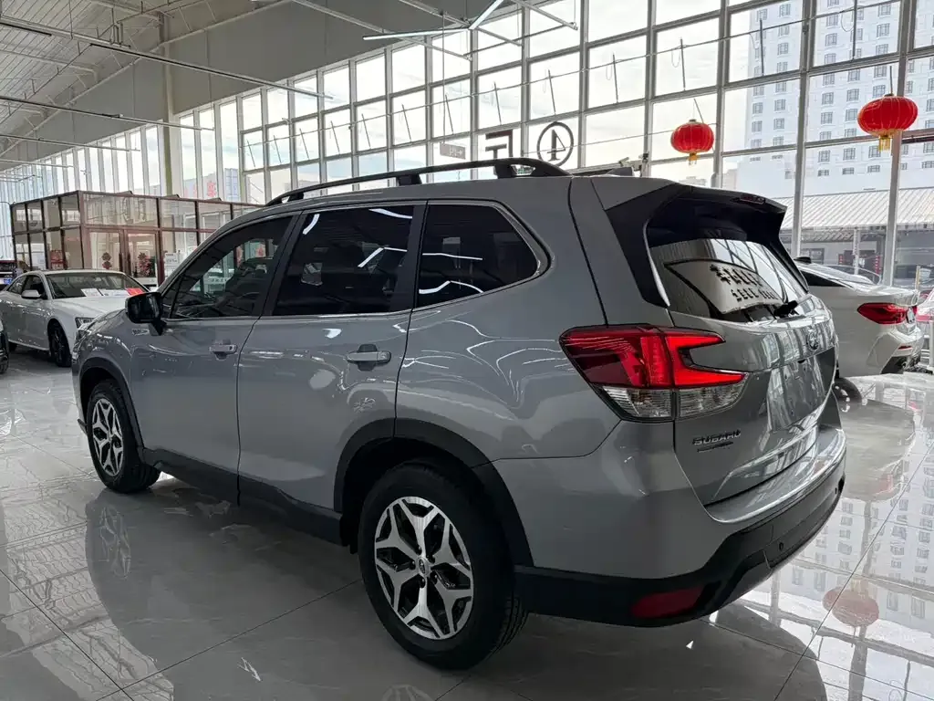 Subaru Forester — фото 8