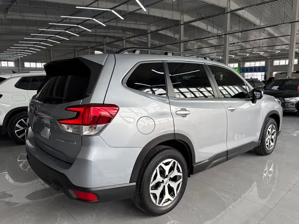 Subaru Forester — фото 3