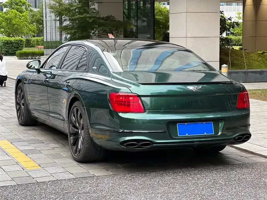 Bentley Flying Spur 2022 из CN, фото 4