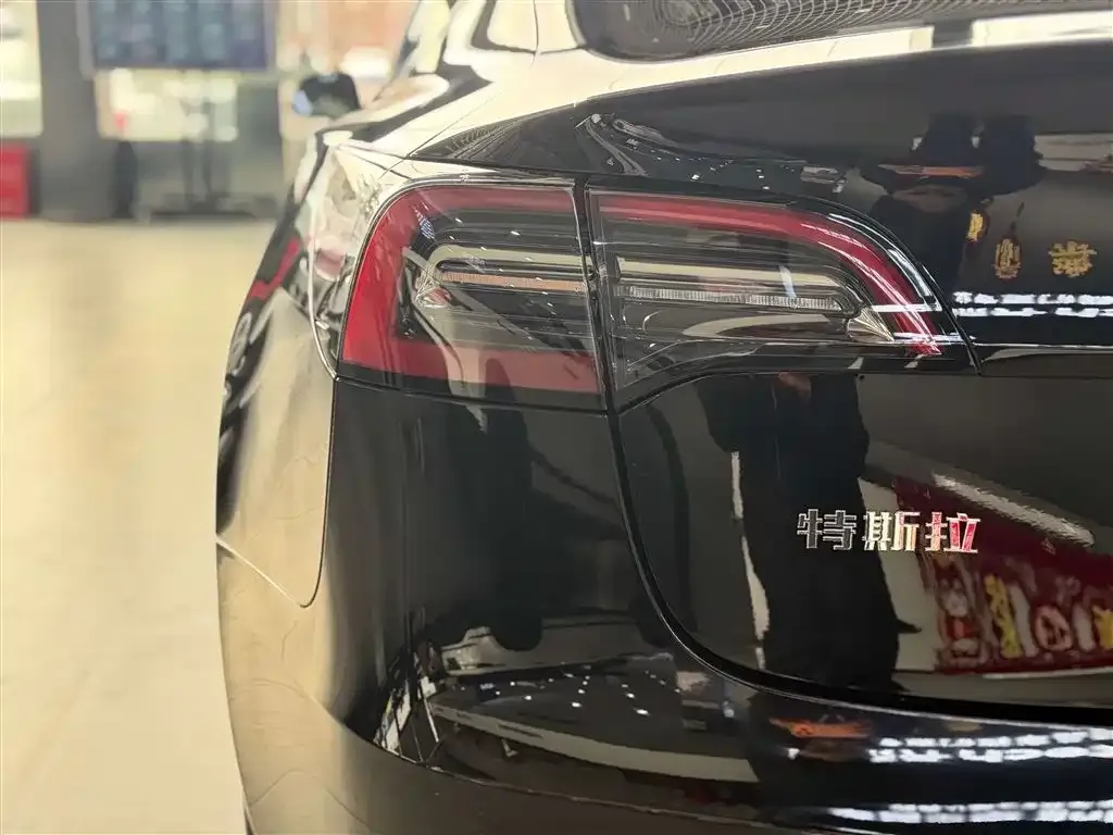 Tesla Model 3 — фото 4