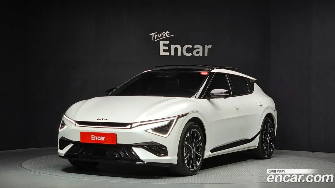 Kia EV6 — фото 1