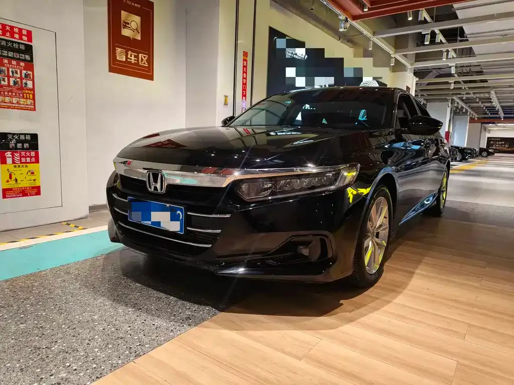 Honda Accord — фото 1
