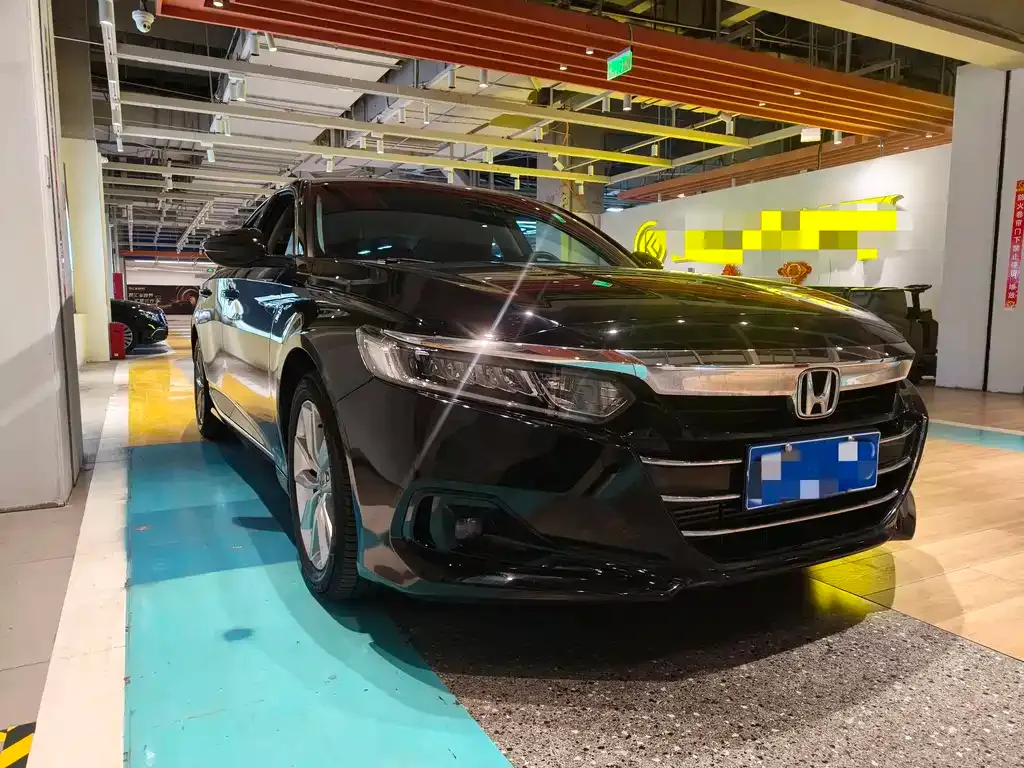 Honda Accord — фото 10