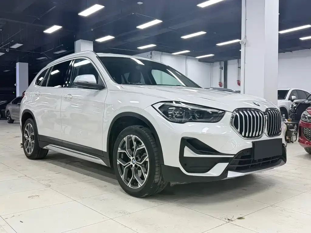 BMW X1 — фото 9