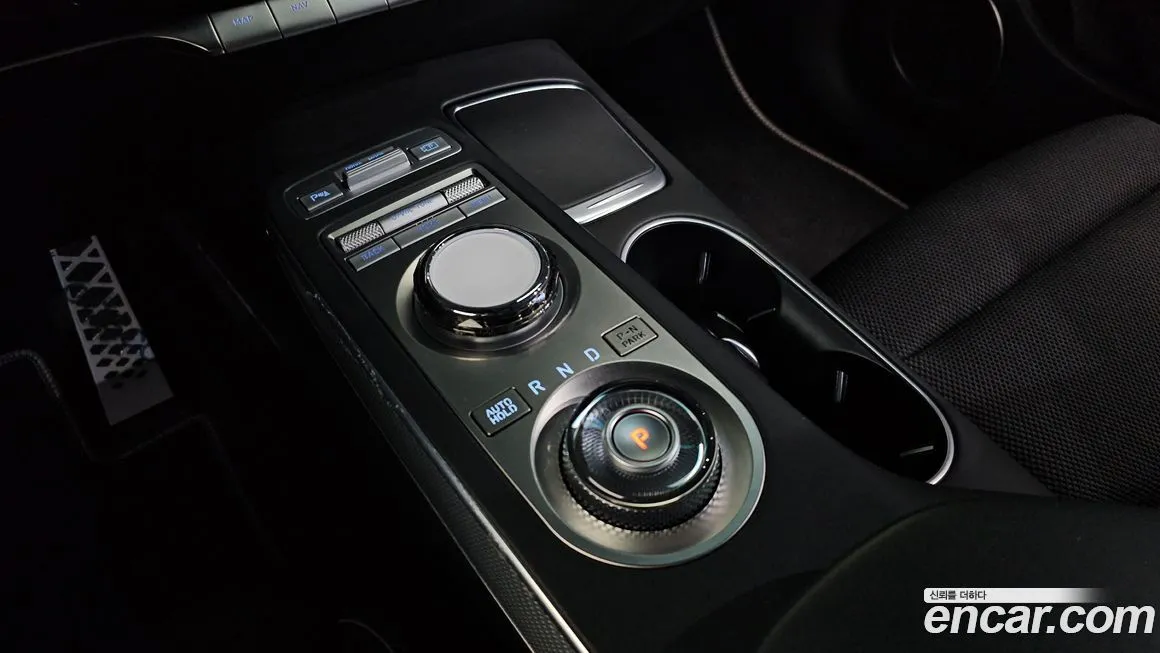 Genesis GV70 — фото 2