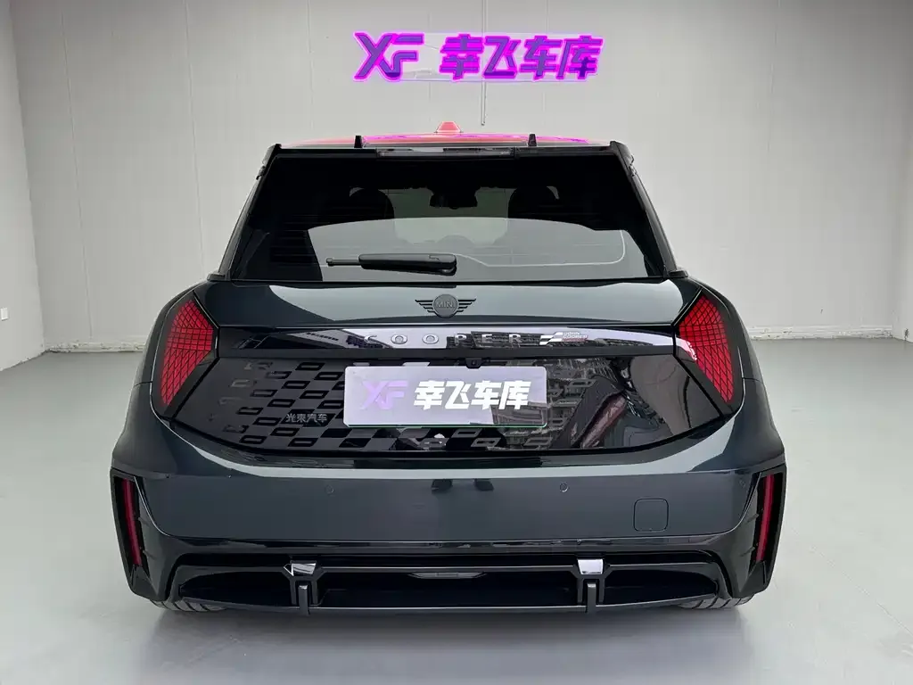 MINI JCW Electric 2025 из CN, фото 4