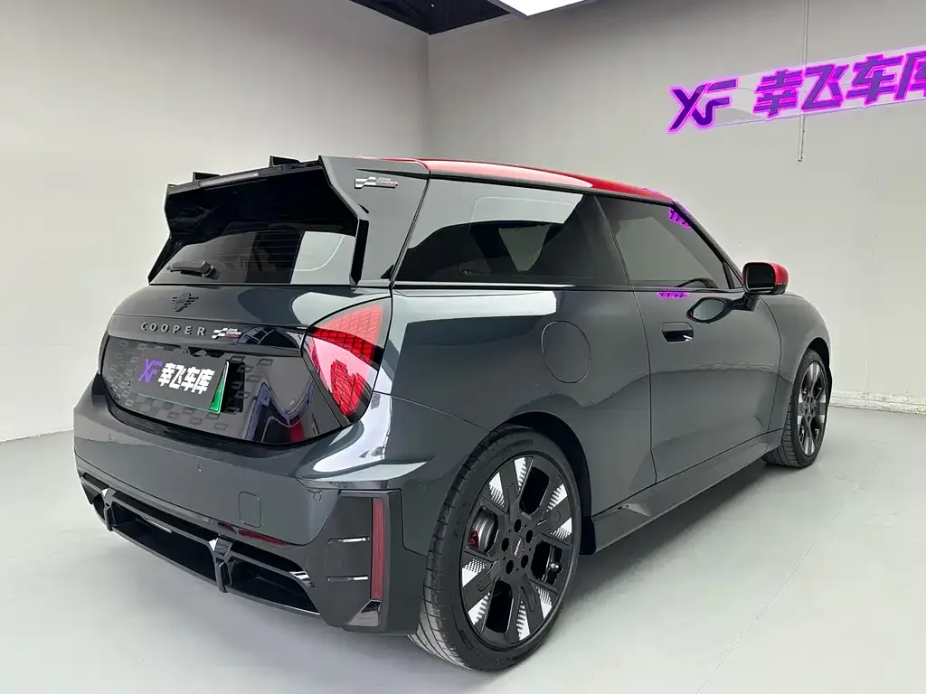 MINI JCW Electric 2025 из CN, фото 7