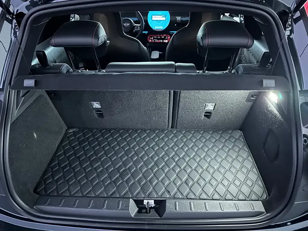 MINI JCW Electric 2025 из CN, фото 10